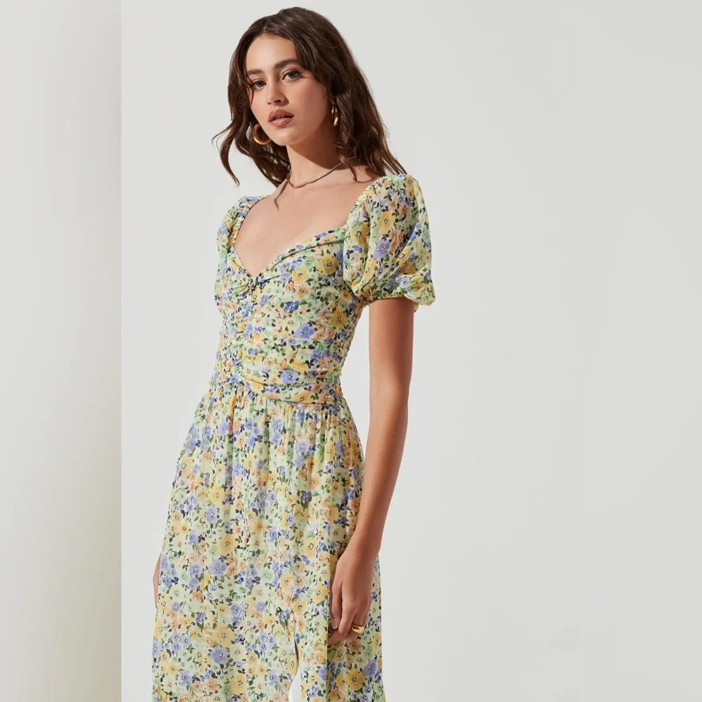 ASTR The Label Irma Floral Puff Sleeve Midi Dress. Size Small - Picture 4 of 6